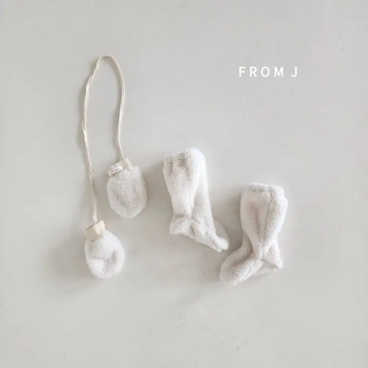 From J - Korean Baby Fashion - #babyootd - Fluffy Gloves - 8