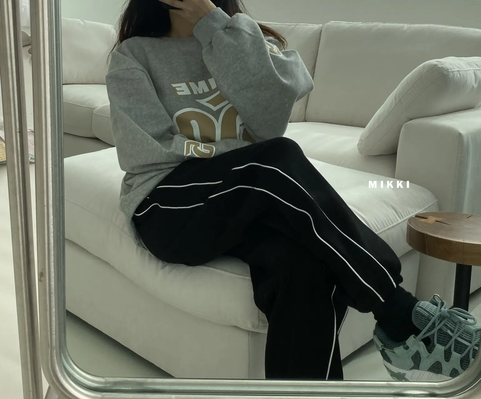Mikki - Korean Women Fashion - #restrostyle - 50 Sweatshirt Mom - 4