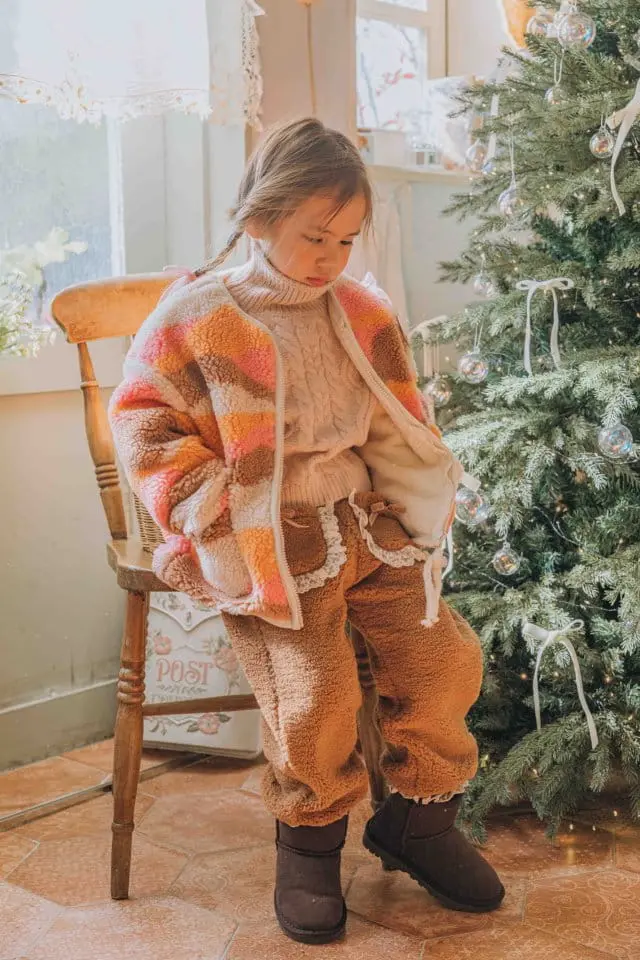 Mumunbaba - Korean Children Fashion - #prettylittlegirls - Knit Turtleneck Vest - 5