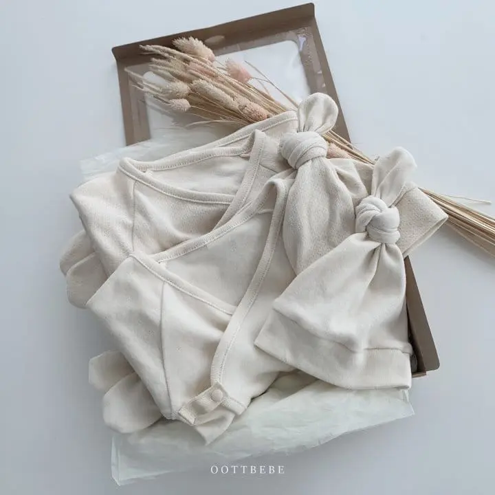 Oott Bebe - Korean Baby Fashion - #babyboutique - Organic Baby Baenaejeogori Bonnet Set