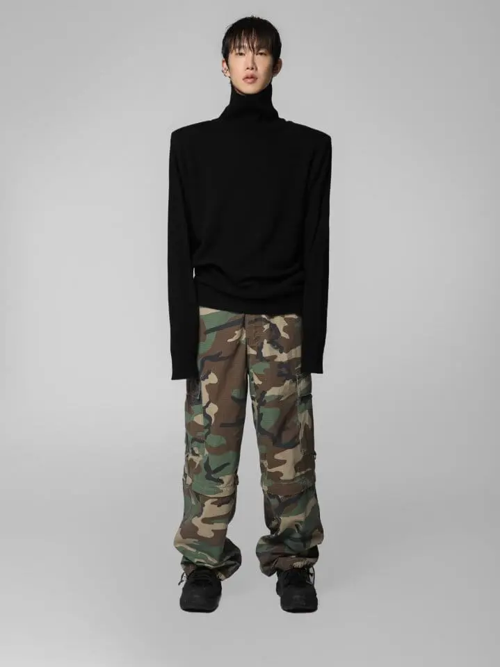 Paper Moon - Korean Women Fashion - #momslook - washed camouflage pattern pocket detail cargo trousers - 4