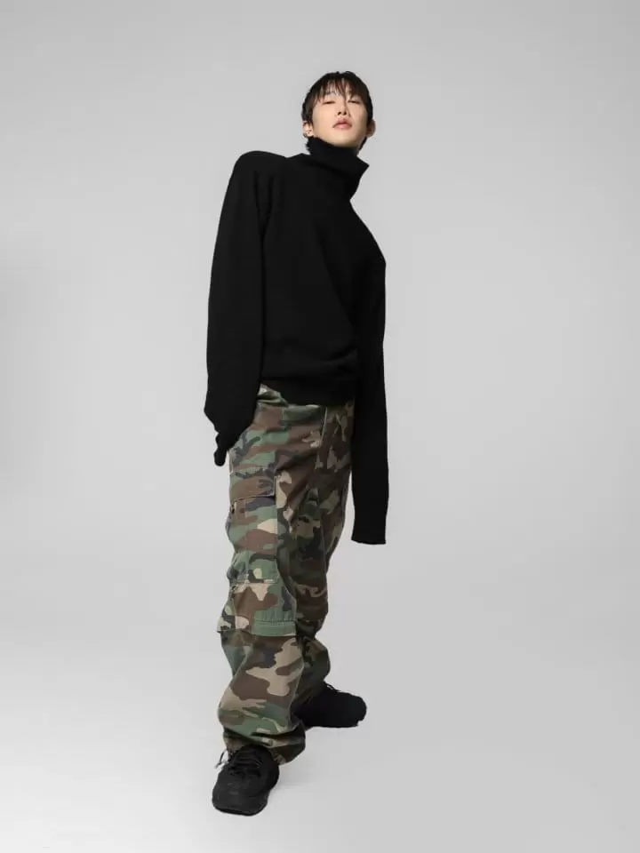 Paper Moon - Korean Women Fashion - #womensfashion - washed camouflage pattern pocket detail cargo trousers - 2
