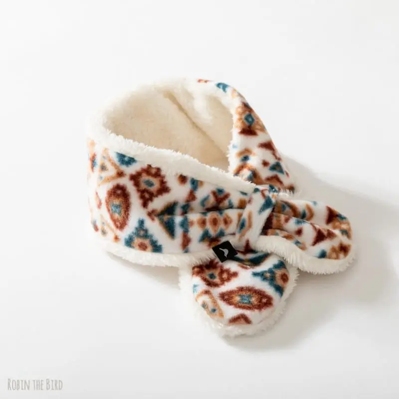 Saerobin - Korean Children Fashion - #designkidswear - Fleece Fluffy Muffler