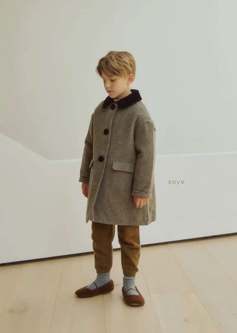 Soye - Korean Children Fashion - #littlefashionista - Velvet Ring Coat - 2