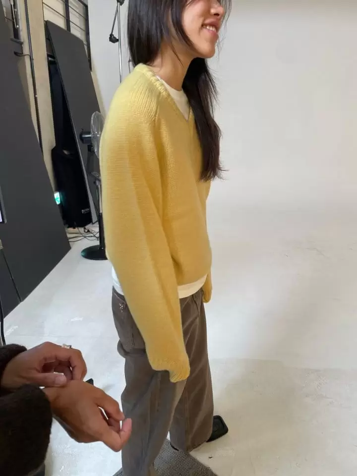 Charlotte - Korean Women Fashion - #momslook - V Neck Knit