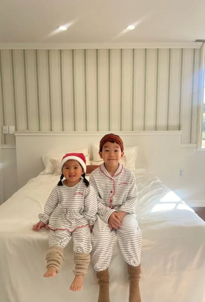 Fine-Studio - Korean Children Fashion - #prettylittlegirls - Collar Seelpwear Top Bottpm Set - 3