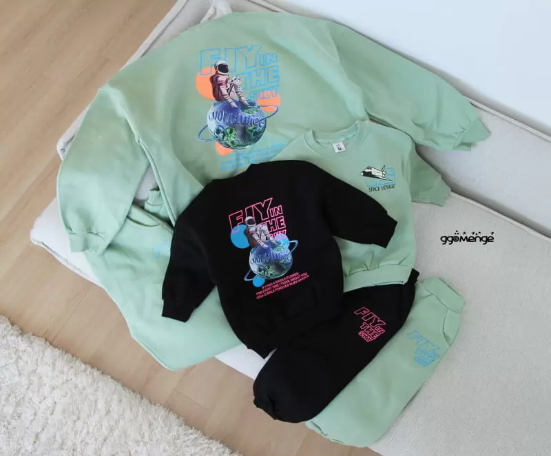 Ggomenge - Korean Children Fashion - #magicofchildhood - Adult Spaceman Fleece Top Bottom Set
