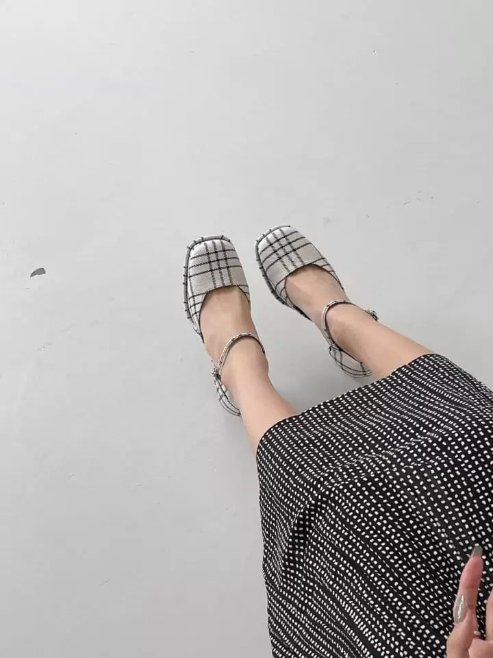 Golden Shoe - Korean Women Fashion - #momslook - B1106 Slipper & Sandals - 9