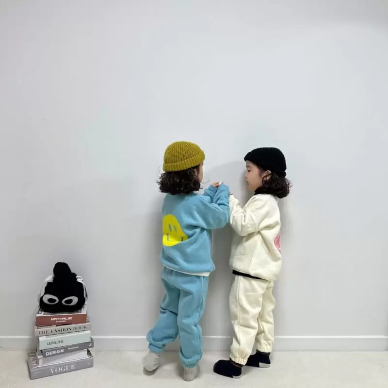 Little Rabbit - Korean Children Fashion - #kidzfashiontrend - Fleece Smile Top Bottom Set