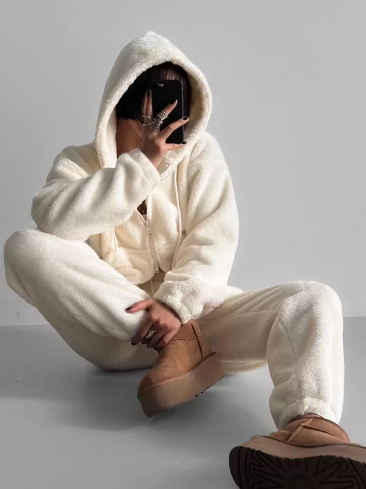 Paper Moon - Korean Women Fashion - #momslook - teddy fleeced jogger trousers - 4