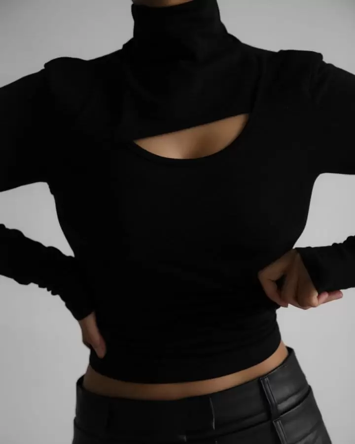 Paper Moon - Korean Women Fashion - #thatsdarling - Front Cut - Out Detail Long Sleeved Turtleneck Tee - 3