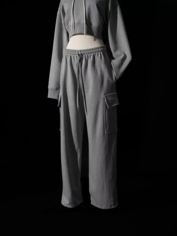 Paper Moon - Korean Women Fashion - #vintagekidsstyle - Cargo Pocket Wide Sweatpants - 2