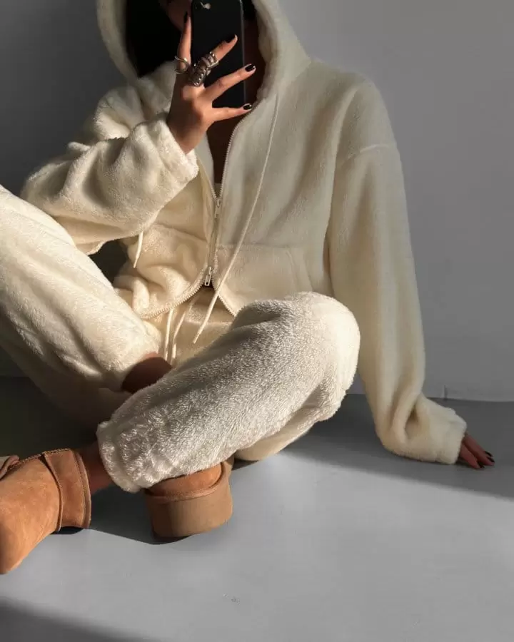 Paper Moon - Korean Women Fashion - #womensfashion - teddy fleeced jogger trousers - 2