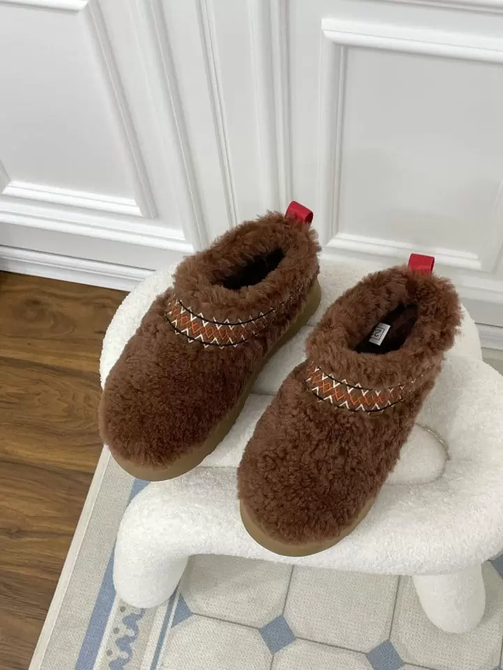 Ssangpa - Korean Women Fashion - #momslook - BU 3028 Real Fleece Slipper & Sandals - 2