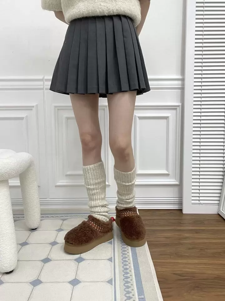 Ssangpa - Korean Women Fashion - #momslook - BU 3028 Real Fleece Slipper & Sandals - 4