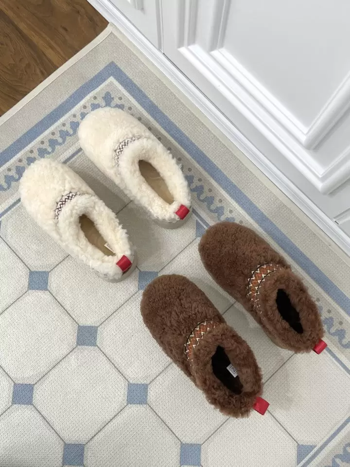 Ssangpa - Korean Women Fashion - #restrostyle - BU 3028 Real Fleece Slipper & Sandals - 9