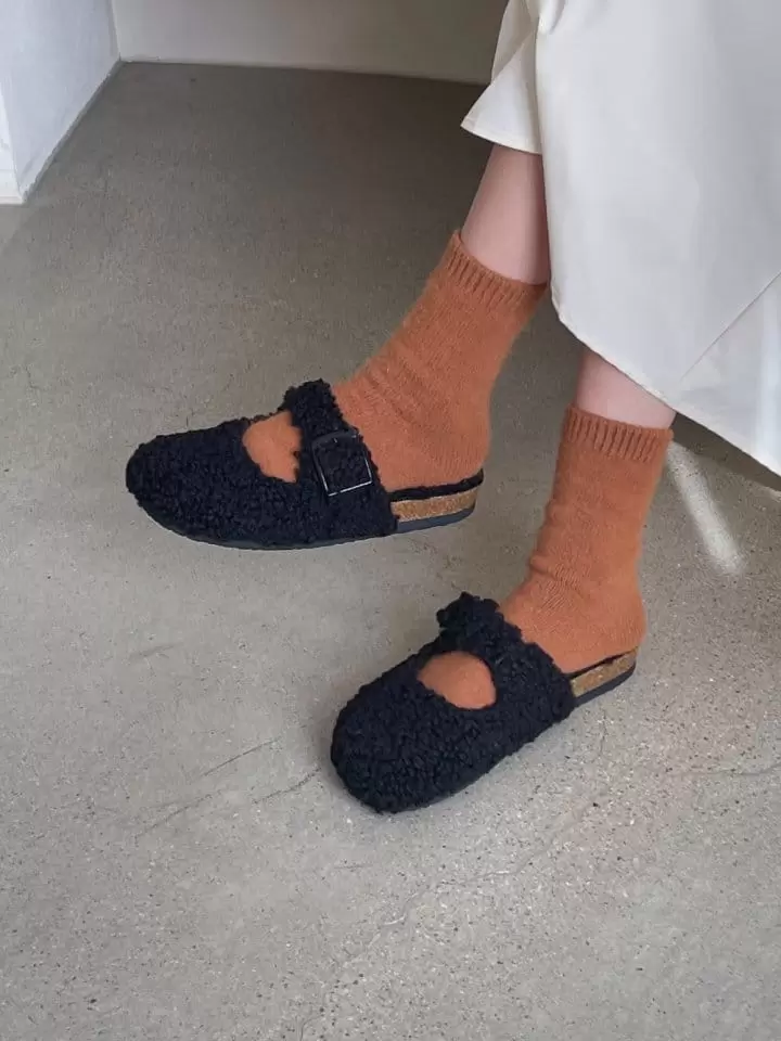 Ssangpa - Korean Women Fashion - #thelittlethings - UDC 3100 Fleece Slipper & Sandals - 3