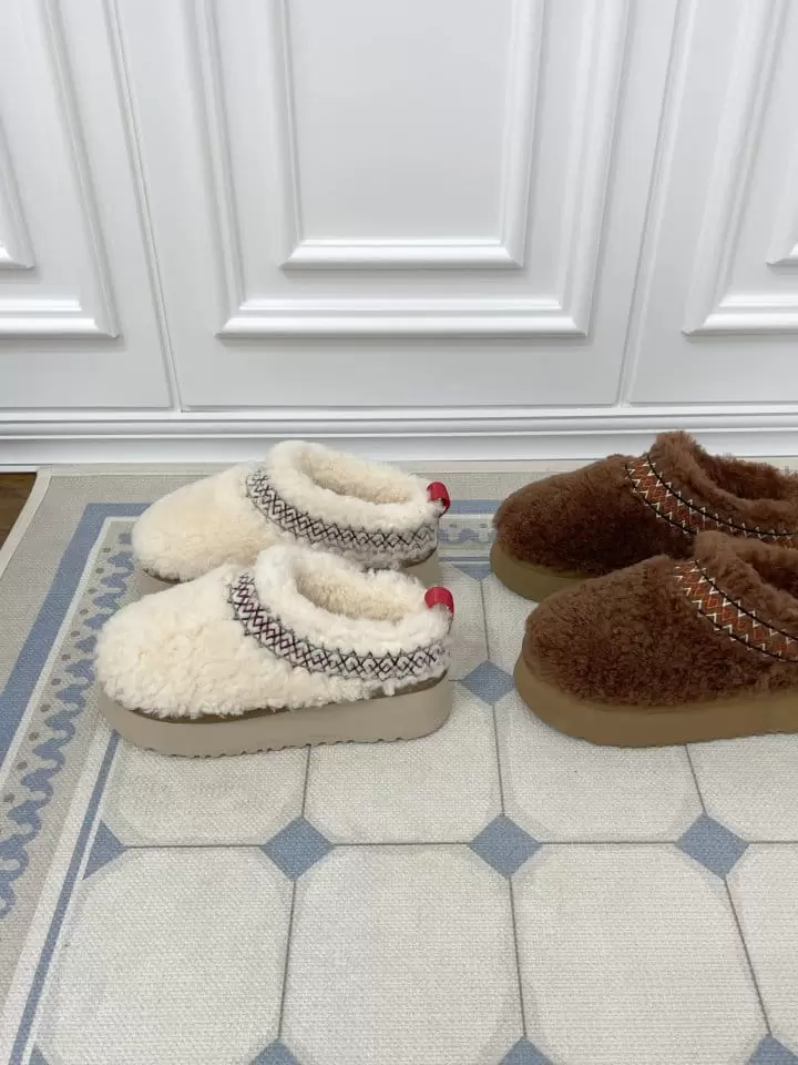 Ssangpa - Korean Women Fashion - #womensfashion - BU 3028 Real Fleece Slipper & Sandals