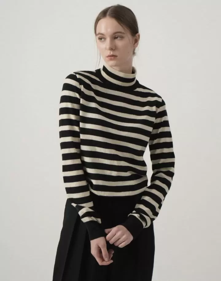 Tahiti - Korean Women Fashion - #momslook - Murphy Turtleneck Tee - 8
