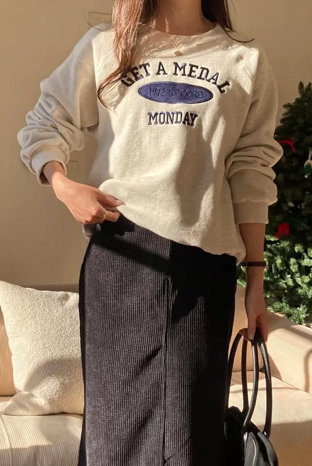 Tahiti - Korean Women Fashion - #womensfashion - Monday Embroider Sweatshirt - 9